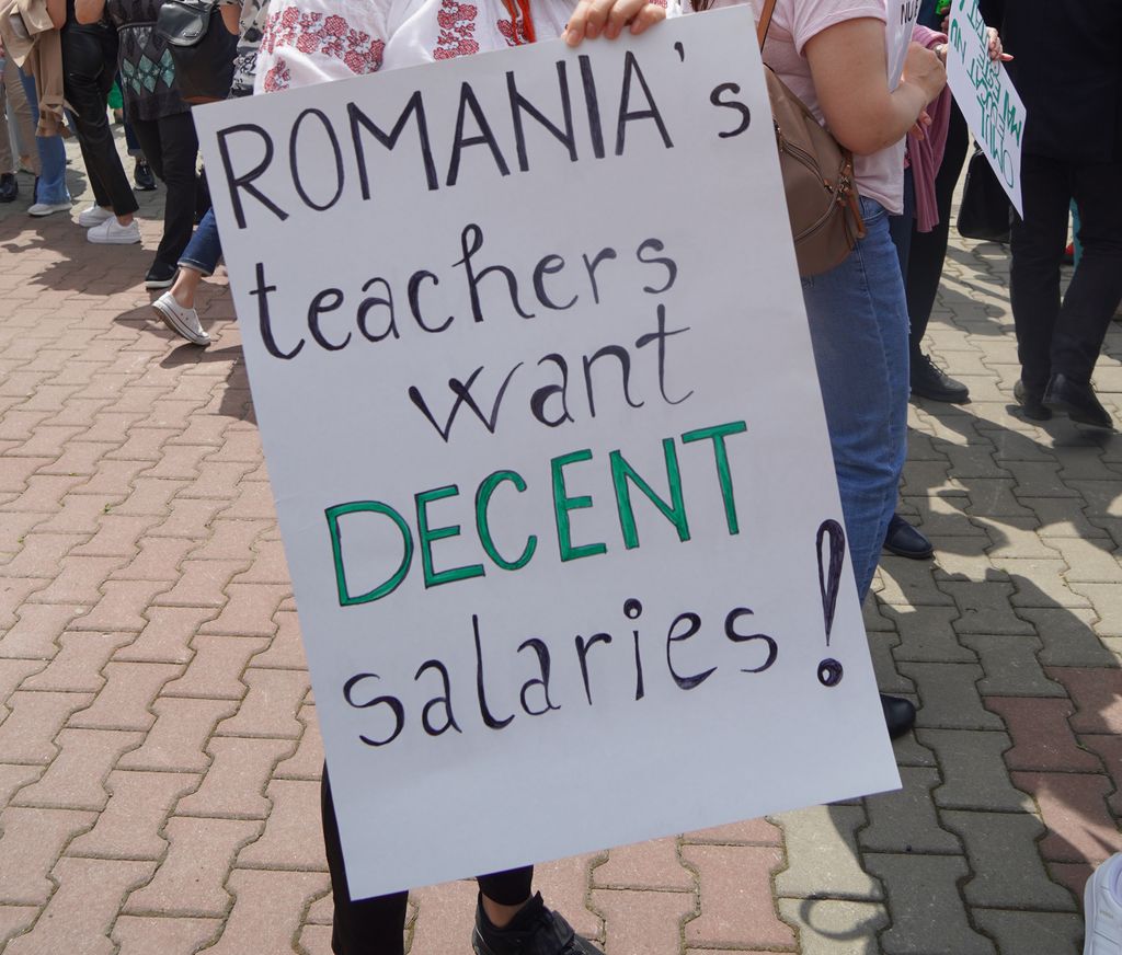 Dup Grev Profesorii Vor Avea Salarii Mai Mari Din 2024 Cum Arat   Salarii Profesori 