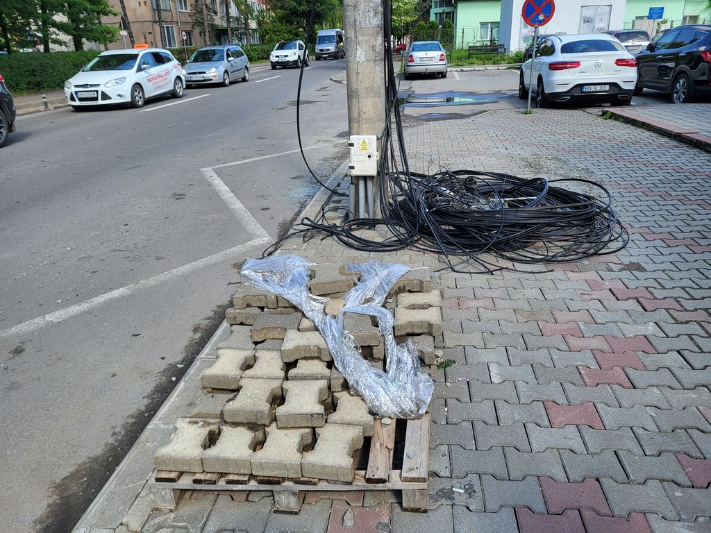 De ce s-a oprit îngroparea cablurilor. La cererea cui și până când ...